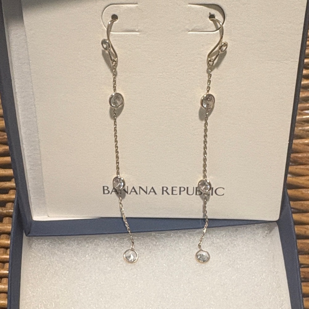 Banana Republic Elegant Gold Tone Drop Earrings
